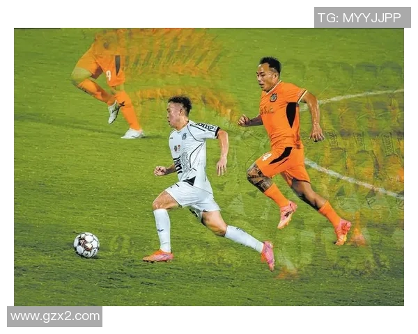 足球明星大个子如何在绿茵场上展现力量与技巧的完美结合 足球明星大个子如何在绿茵场上展现力量与技巧的完美结合