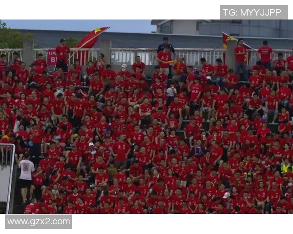 足球明星齐聚哈尔滨激情对决引发球迷热潮 足球明星齐聚哈尔滨激情对决引发球迷热潮